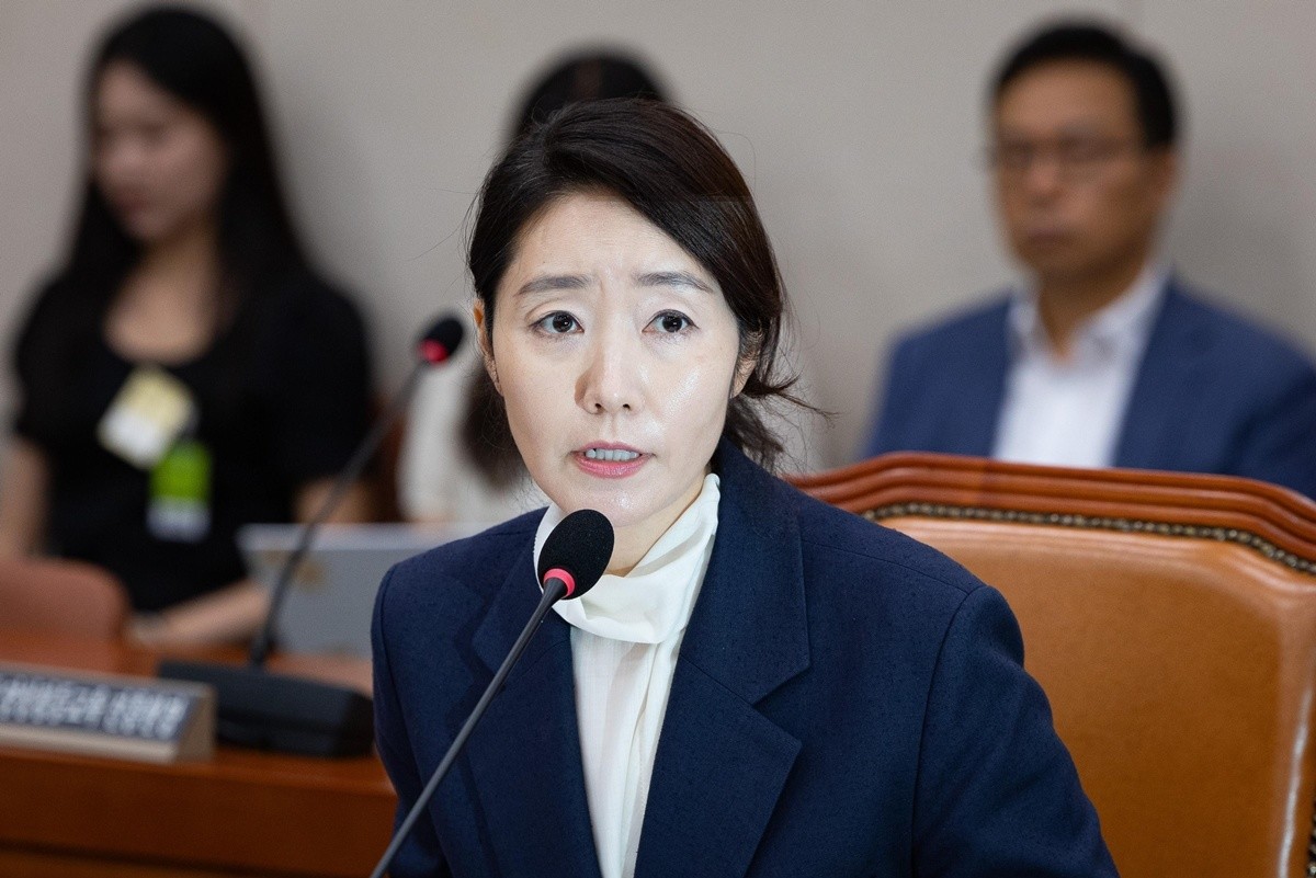강선우 여성가족부 장관 후보자가 14일 서울 여의도 국회에서 열린 인사청문회에 출석해 의원 질의에 답하고 있다. / 뉴스1