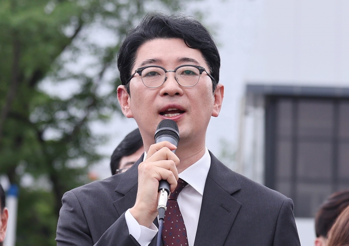 주진우 국민의힘 의원이 서울 용산구 대통령실 앞에서 열린 현장 의원총회에서 김민석 국무총리 후보자 지명 철회를 촉구하고 있다. 자료 사진 / 뉴스1