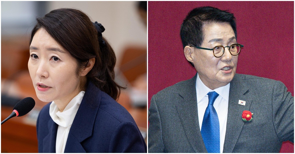강선우 여성가족부 장관 후보자(왼쪽)와 박지원 더불어민주당 의원. / 뉴스1