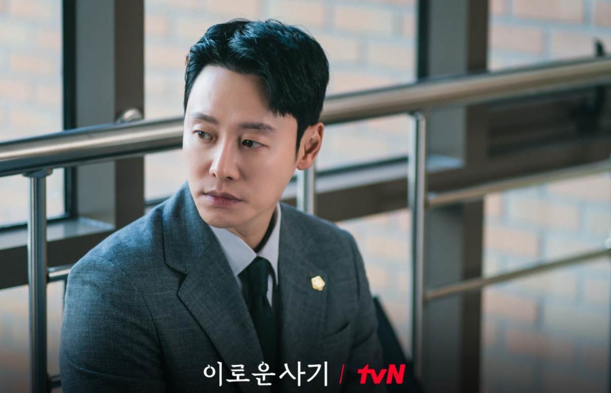 ‘이로운 사기’ 주연 김동욱. / tvN 제공
