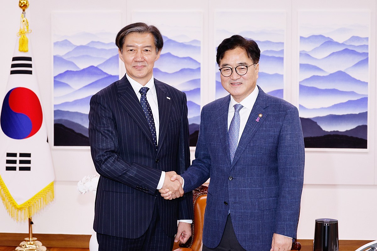 조국 전 조국혁신당 대표(왼쪽)와 우원식 국회의장 자료 사진 / 뉴스1