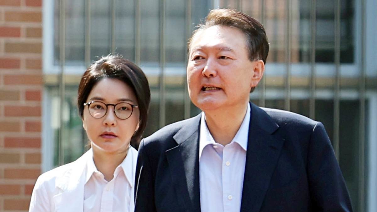 제 21대 대통령 선거일 당시의 윤석열 전 대통령 부부 모습. / 공동취재-뉴스1