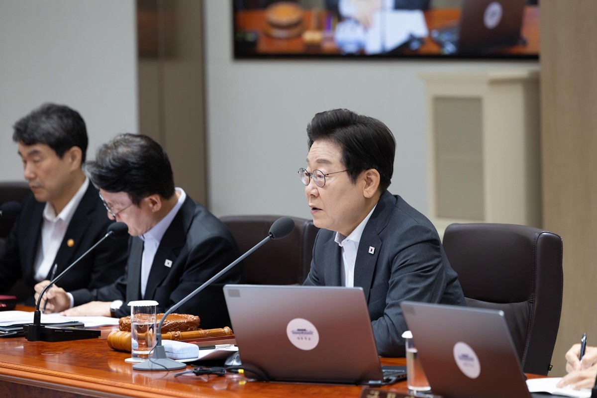 이재명 대통령이 22일 서울 용산 대통령실 청사에서 열린 국무회의에서 발언하고 있다. / 대통령실