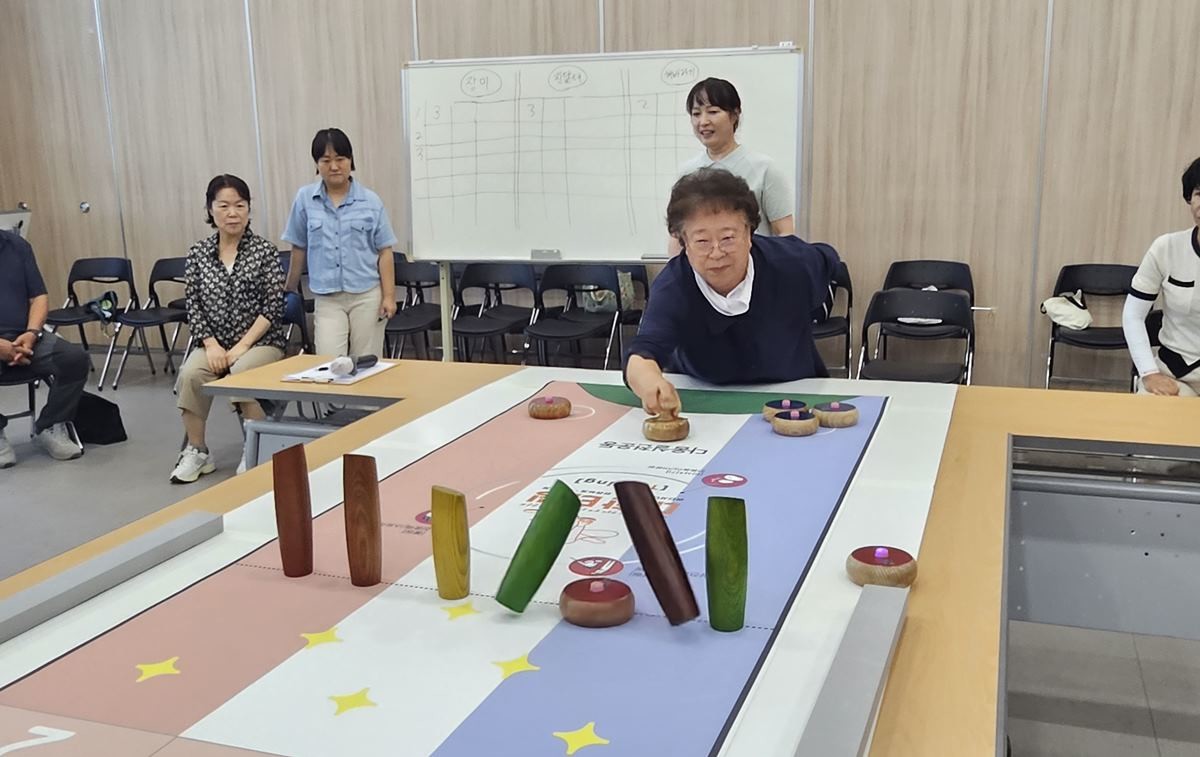 터링 경기에 참여하고 있는 지역 어르신 /이하 포항터링지부 제공