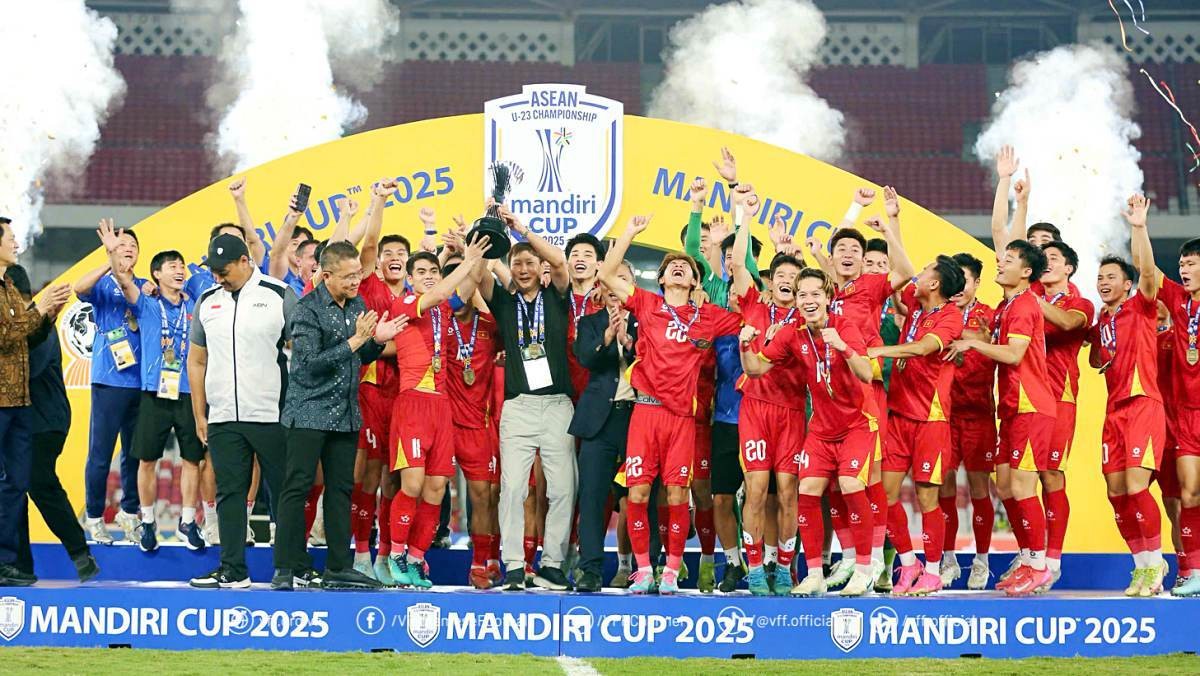 베트남 U-23 대표팀은 29일(한국시간) 인도네시아 자카르타의 겔로라 풍 카르노 스타디움에서 열린 2025 아세안축구연맹(ASEAN) U-23 챔피언십 결승에서 인도네시아를 1-0으로 꺾고 우승을 차지했다. / 베트남축구협회 공식 페이스북