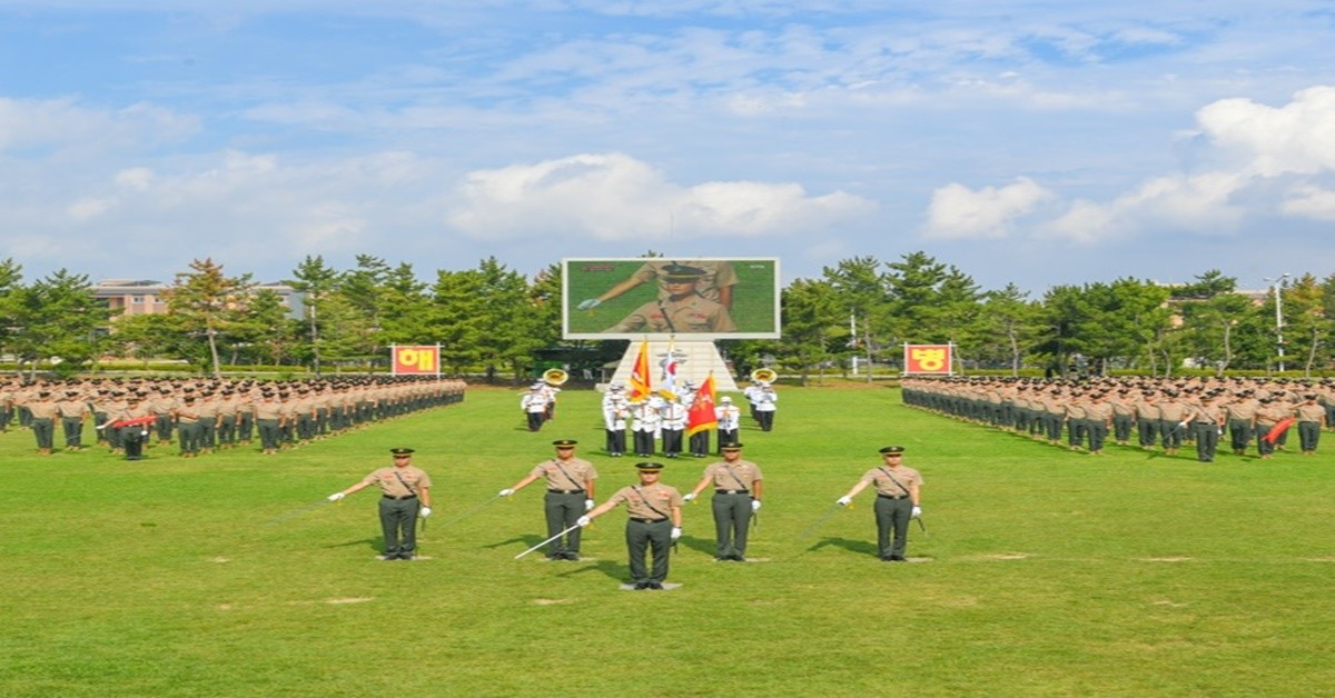 해병대 교육훈련단 행사연병장에서 해병대 신병 1319기 수료식이 거행되고 있다. / 이하 부대 제공