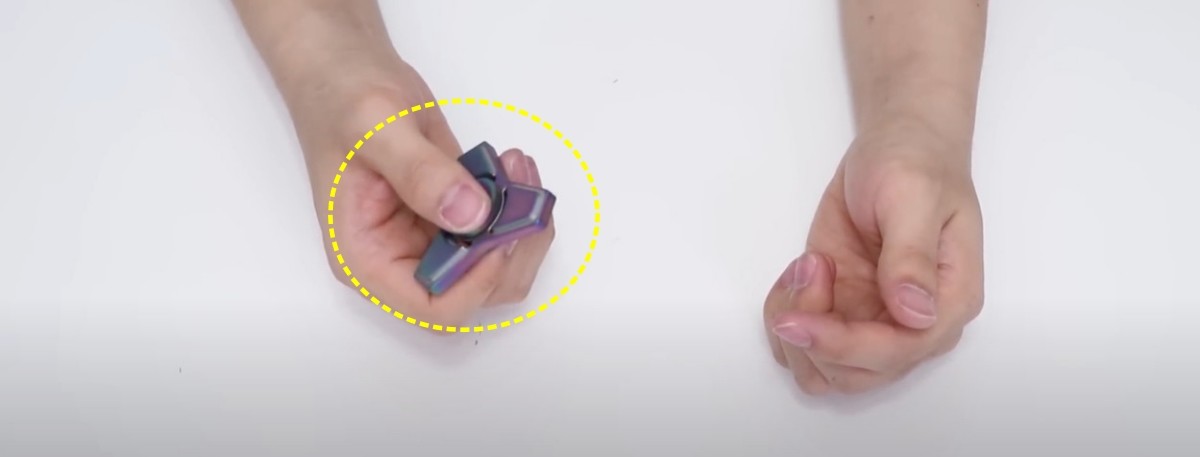 피젯 스피너. / 유튜브 'NICKY니키' 영상 캡쳐