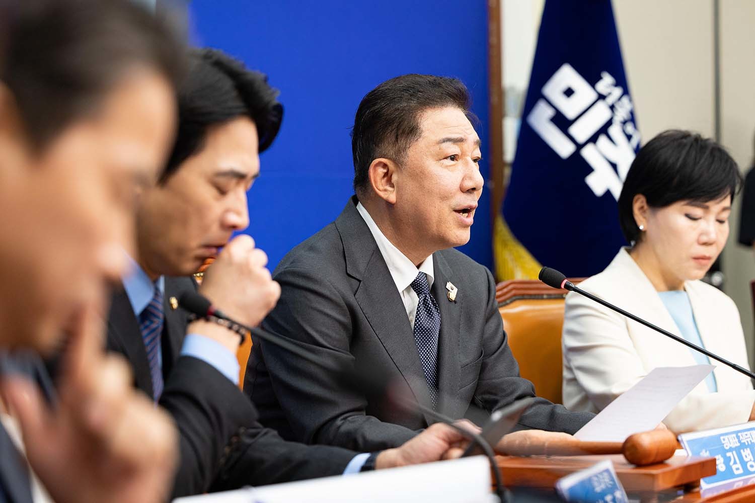 김병기 더불어민주당 대표 직무대행 겸 원내대표가 1일 서울 여의도 국회에서 열린 최고위원회의에서 모두 발언을 하고 있다. / 뉴스1