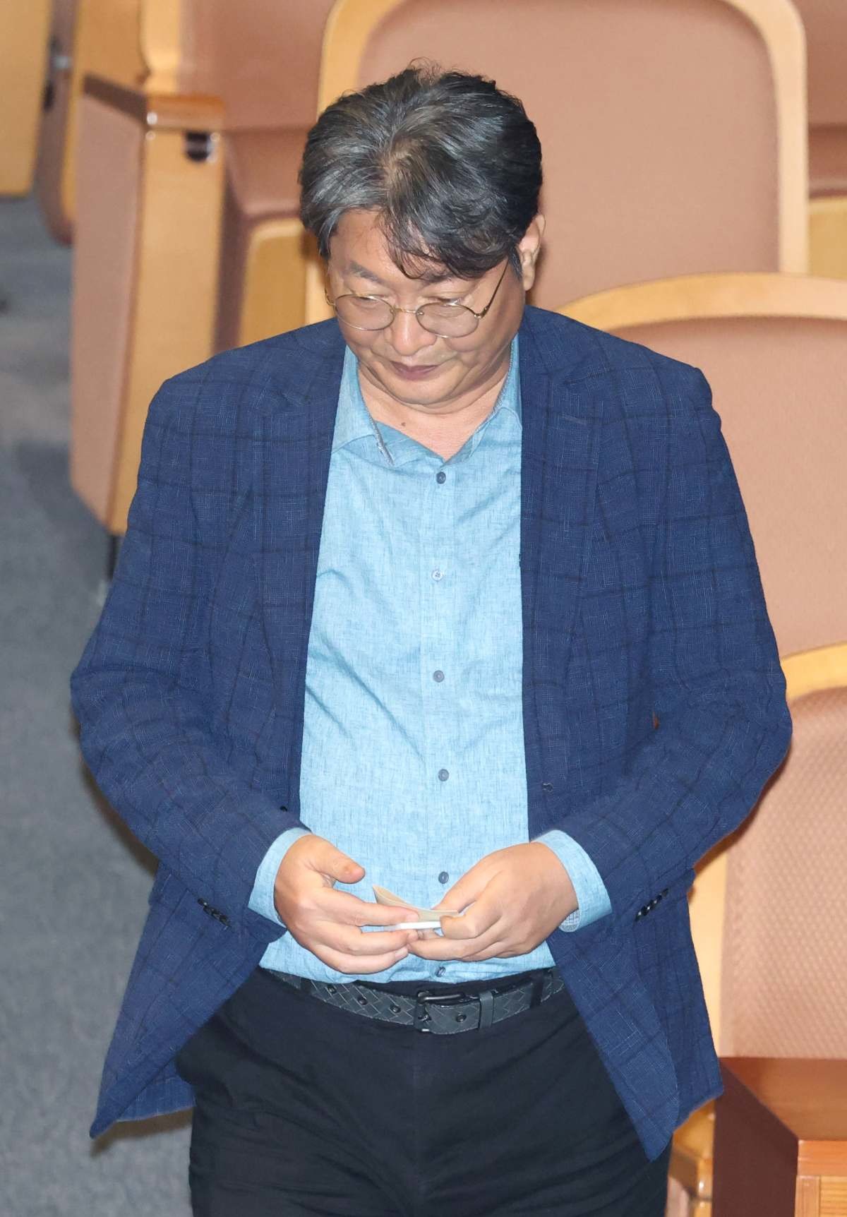차명 주식거래 의혹을 받는 이춘석 더불어민주당 의원. / 뉴스1