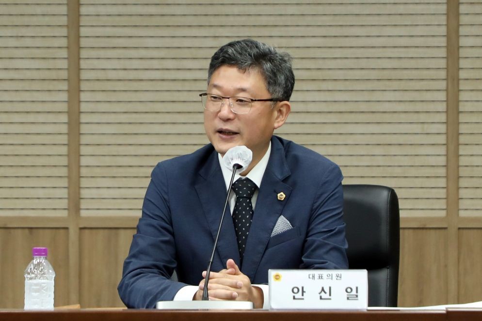 국회의사당시대 세종인재 참여 연구모임 제3차 간담회 / 세종시의회