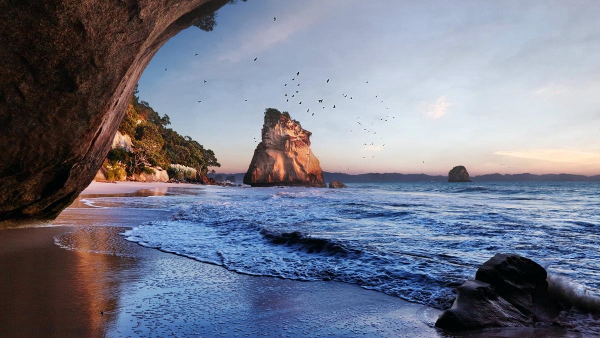 캐시드럴 코브. / Mugheera Sufyan-shutterstock.com