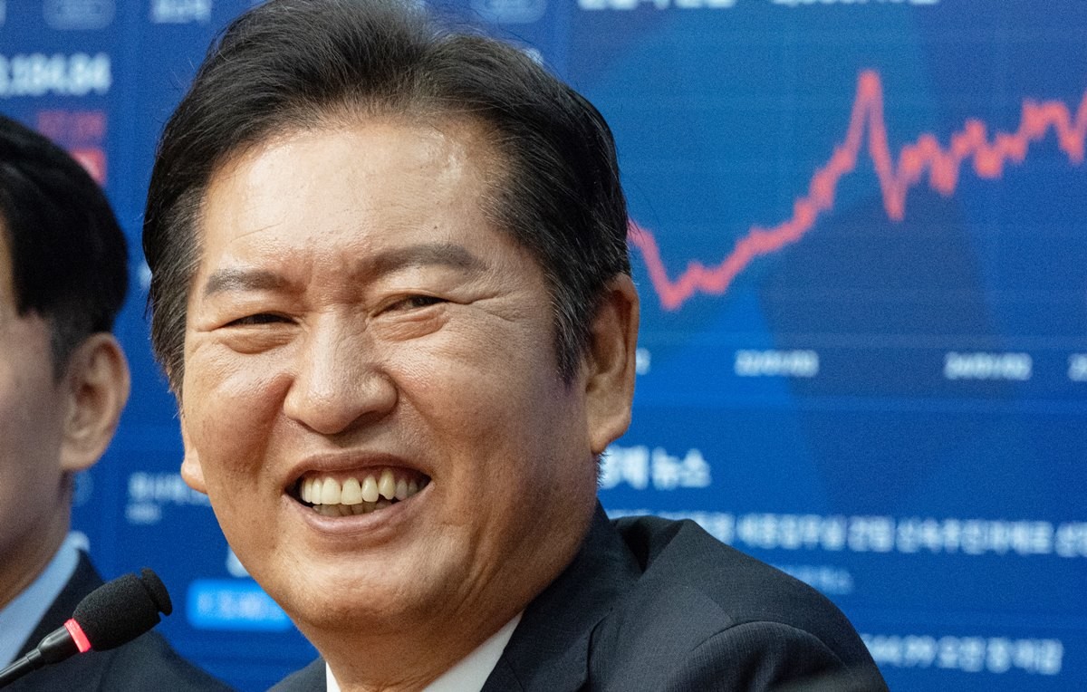 정청래 더불어민주당 대표. 기사 이해를 돕기 위한 자료 사진. 정청래 대표가 7일 경남 김해 봉하마을을 방문해 고(故) 노무현 전 대통령 묘역에 참배한다. 정 대표는 이날 봉하마을에서 고(故) 노무현 전 대통령의 부인 권양숙 여사도 예방할 것으로 예상된다. / 뉴스1
