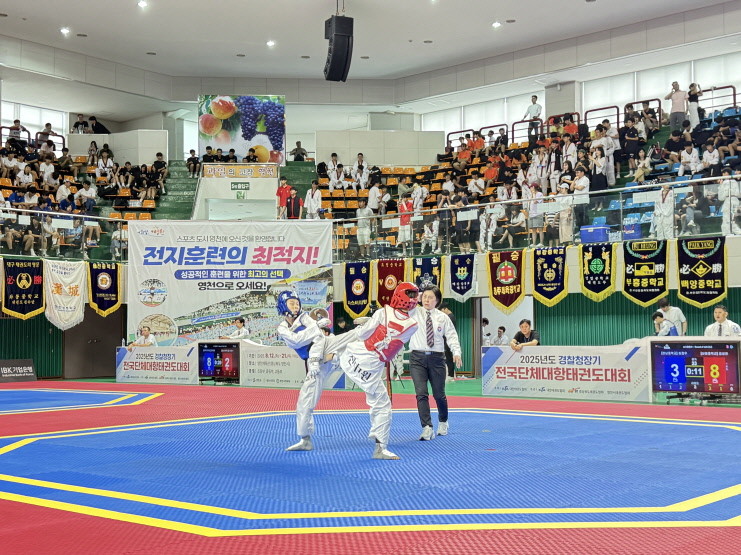 12일 영천체육관에서 경찰청장기 전국단체대항태권도대회 경기가 열리고 있다. / 영천시 제공