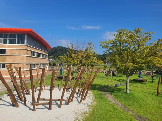인안초등학교에 조성된 학교숲