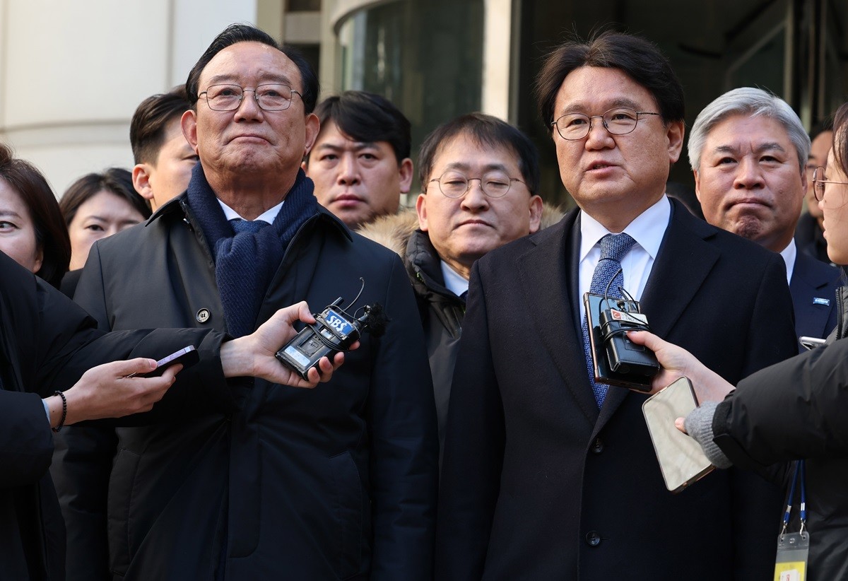송철호 전 울산시장(왼쪽)과 황운하 조국혁신당 의원 자료 사진 / 뉴스1
