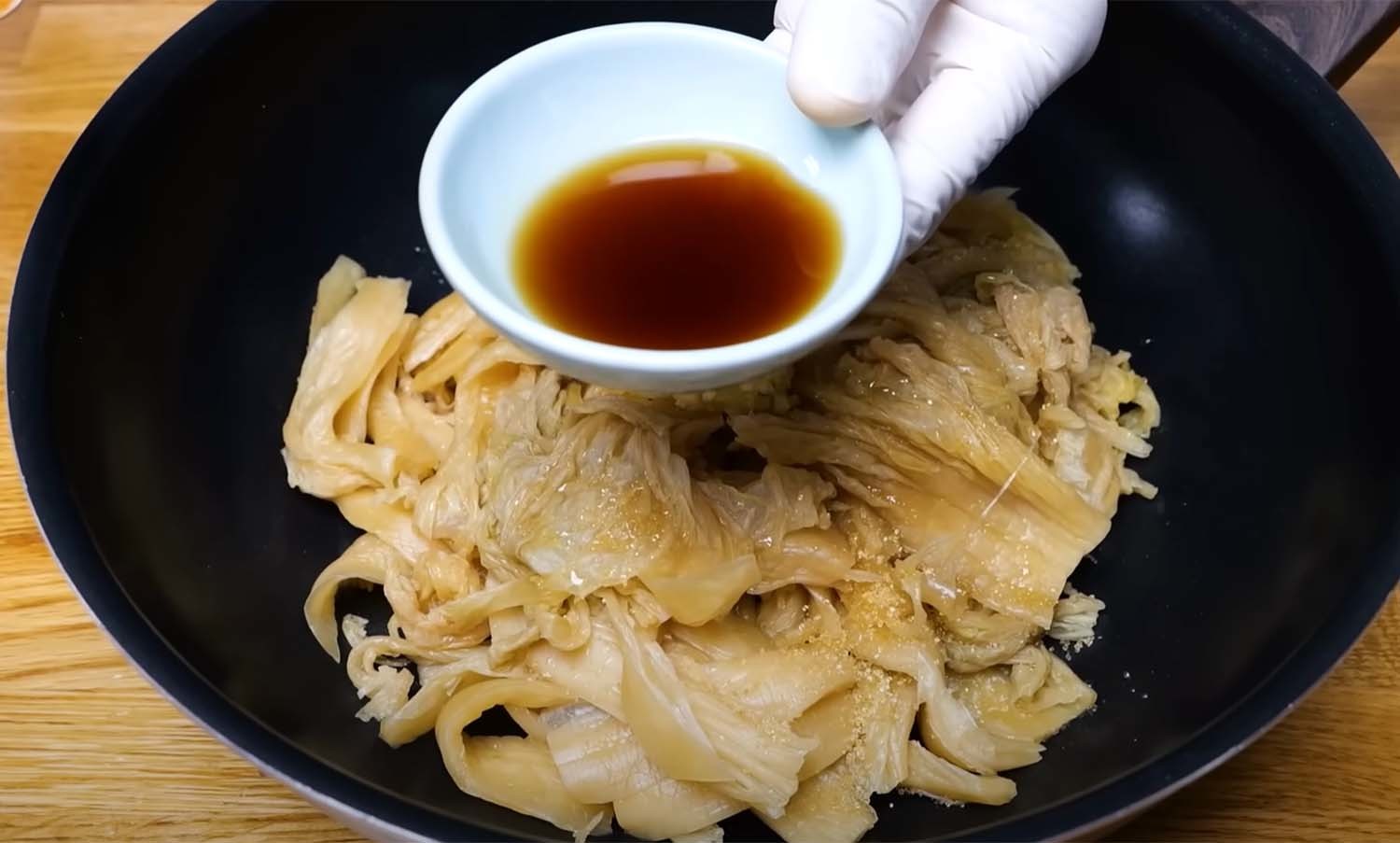 고추장아찌 간장물이 비장의 무기다.     / '김대석 셰프TV' 유튜브