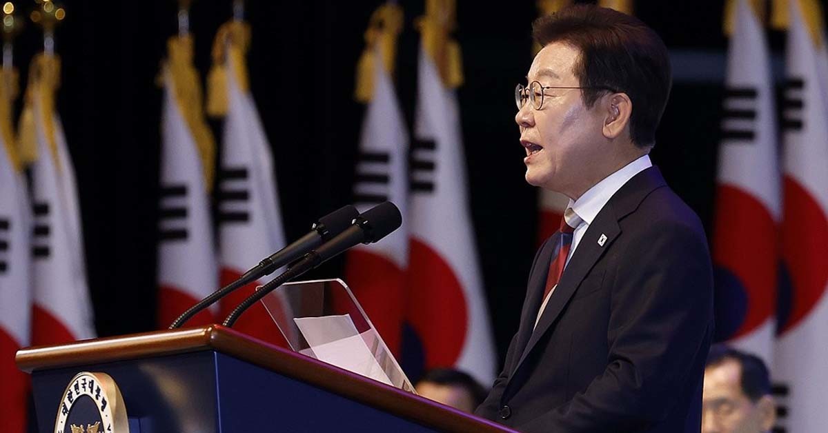 이재명 대통령이 15일 서울 세종문화회관에서 열린 80주년 광복절 경축식에서 경축사를 하고 있다. / 연합뉴스