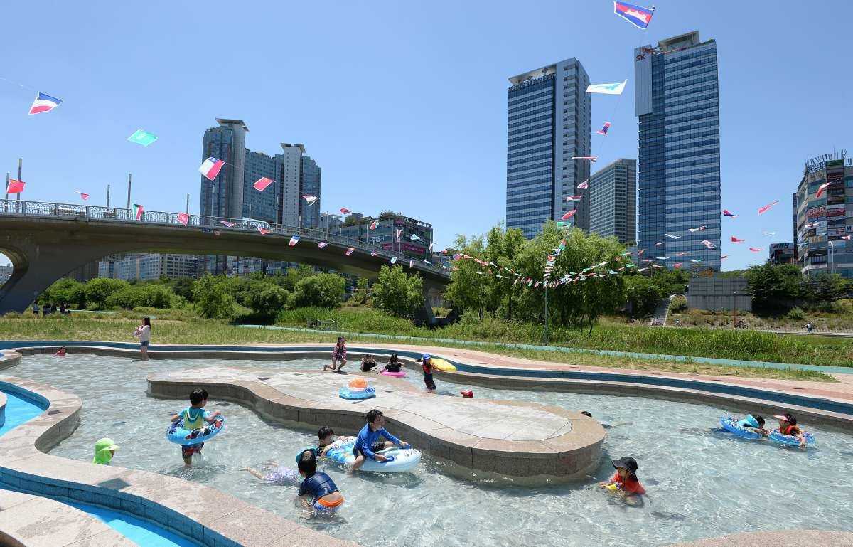 경기도 성남시 정자동 물놀이장. / 뉴스1