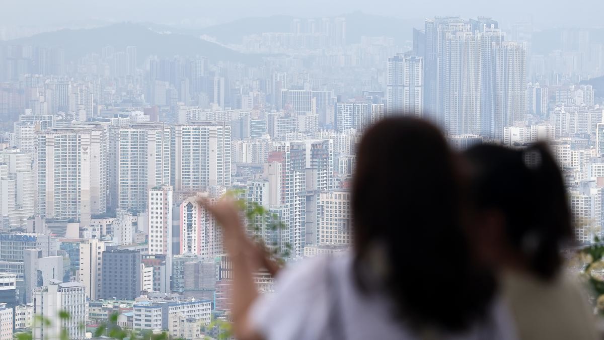 서울 남산에서 바라본 아파트 단지 모습. / 뉴스1