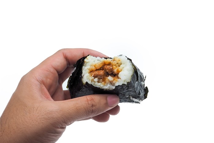 삼각김밥 / Srisuddee Nuttapol-shutterstock.com