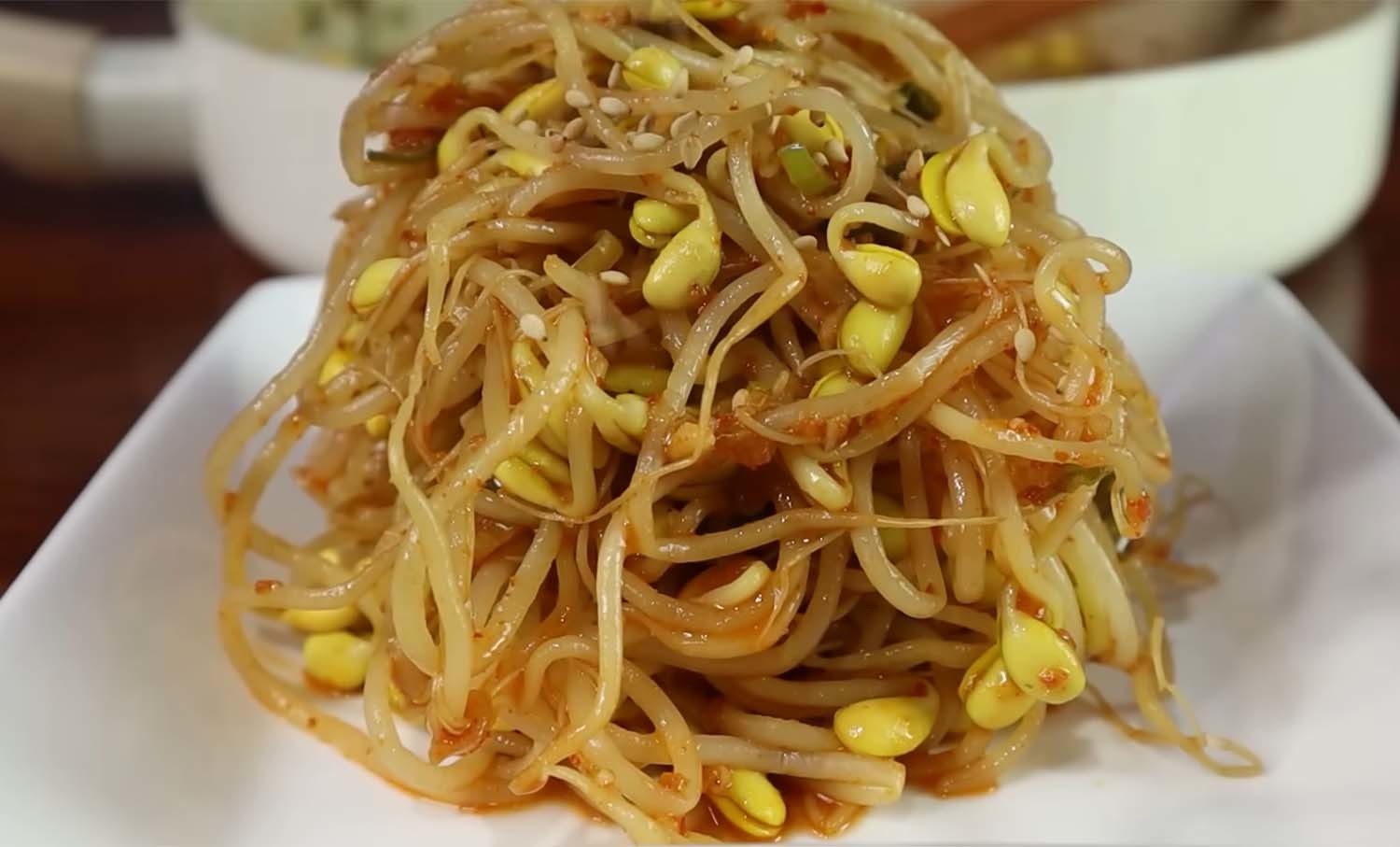 완성한 콩나물볶음 / '요리왕비룡' 유튜브