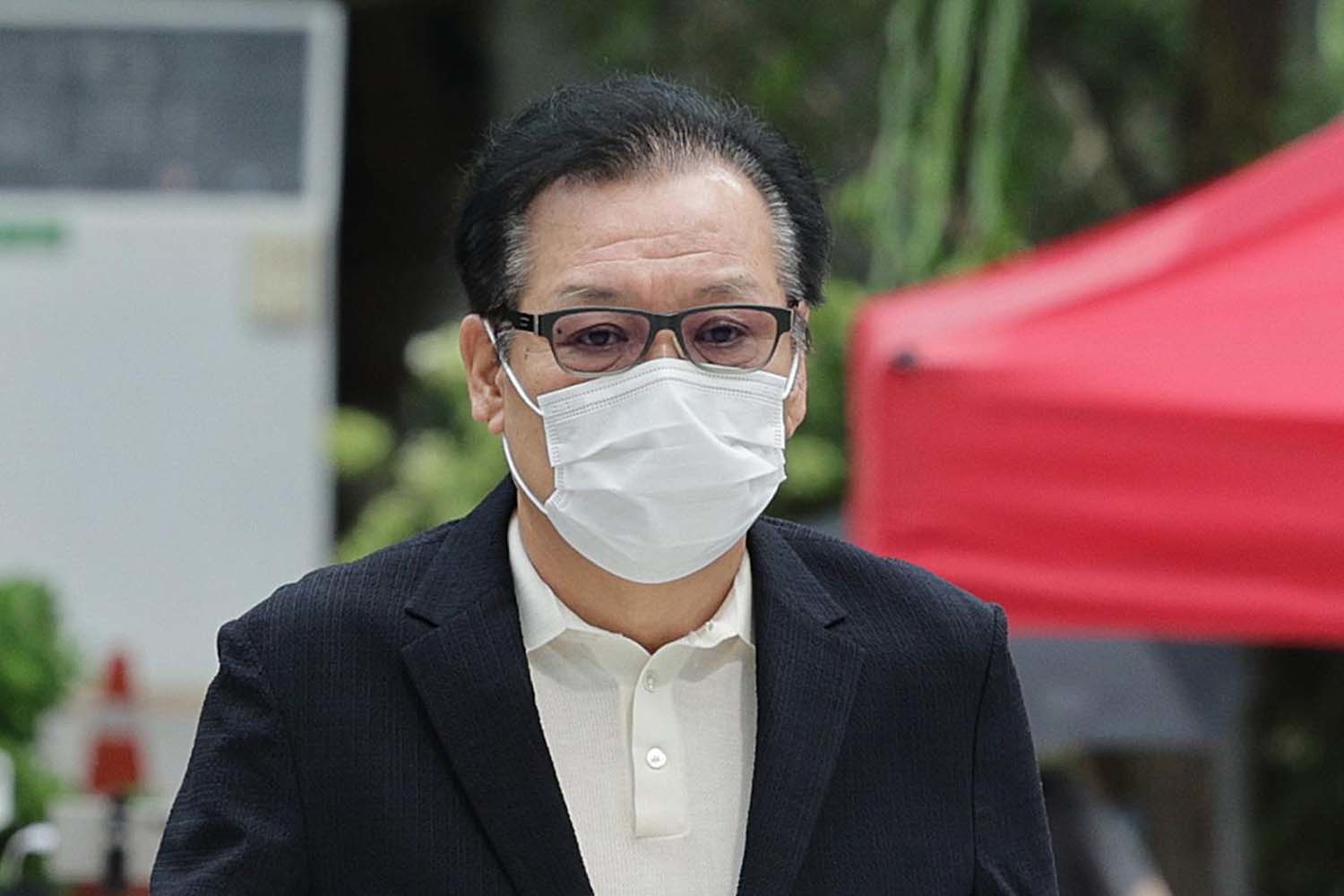 '건진법사' 전성배 씨가 18일 오전 서울 종로구에 마련된 민중기 특별검사팀(김건희 특검팀) 사무실로 출석하고 있다. 김건희 특검팀은 이날 김건희 여사와 김 여사의 '집사'로 알려진 김예성 씨, '건진법사' 전성배 씨를 모두 같은 시간에 불러 조사한다. / 뉴스1