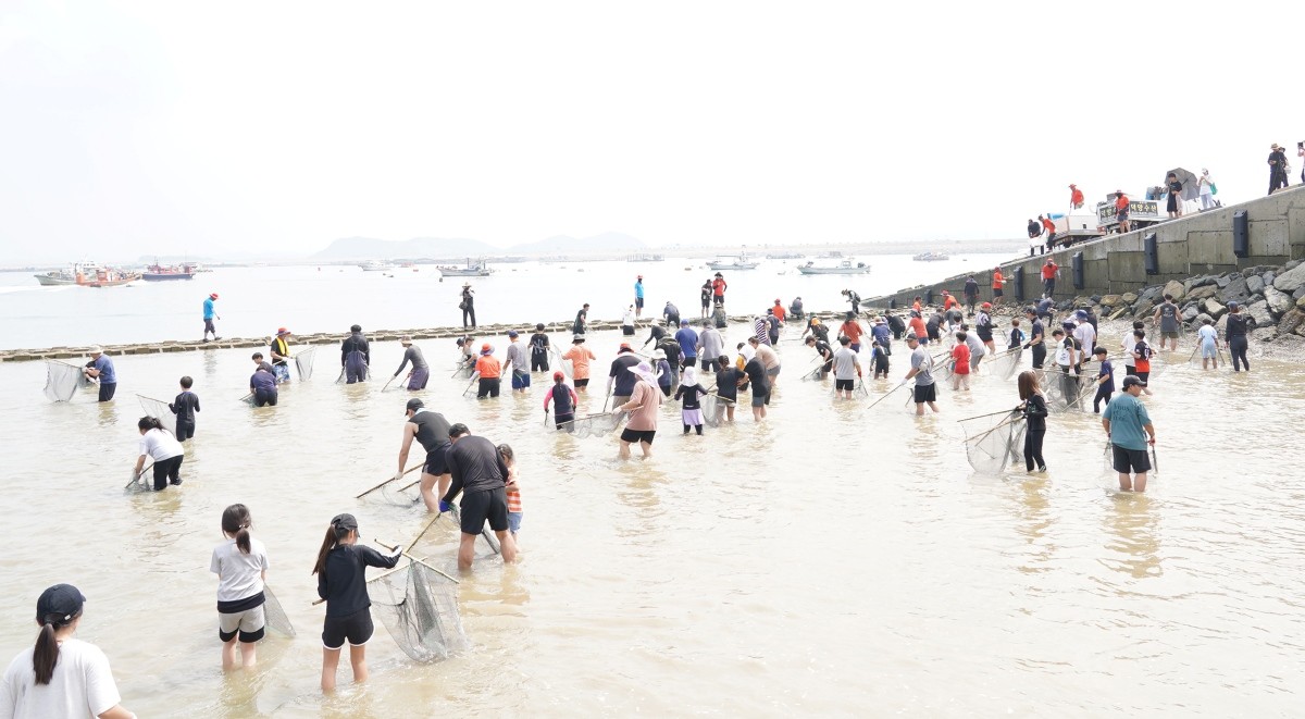 지난해 8월 24일부터 25일까지 삼길포항 일원에서 열린 제18회 삼길포우럭축제 모습 / 서산시