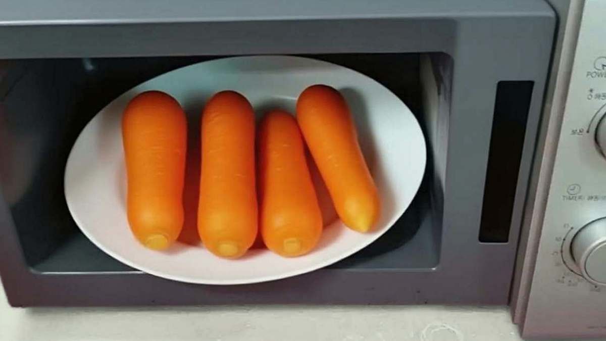 전자레인지로 만드는 초간단 당근 요리?! 기사 내용을 바탕으로 AI가 생성한 자료사진.