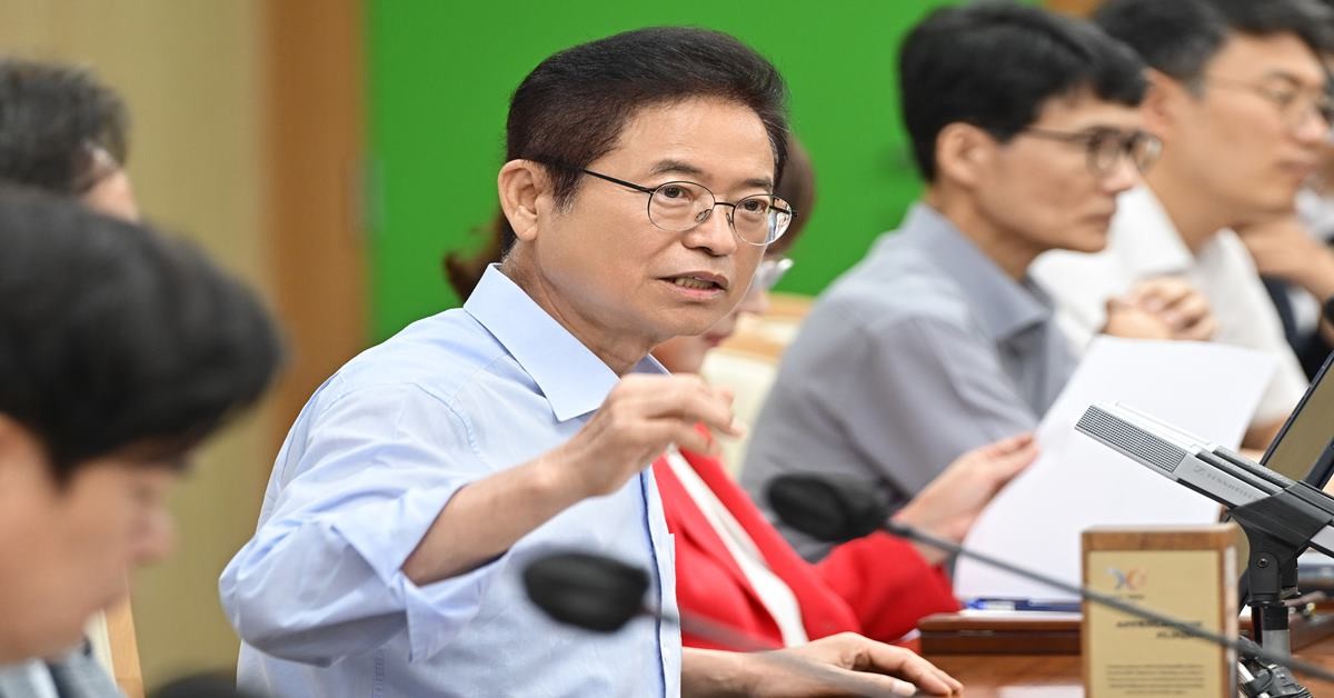 이철우 경상북도지사는 21일 경북 청도군에서 발생한 열차사고 공식 명칭을 지역을 뺀 ‘무궁화호 열차사고’로 통일할 것을 주문했다./경북도