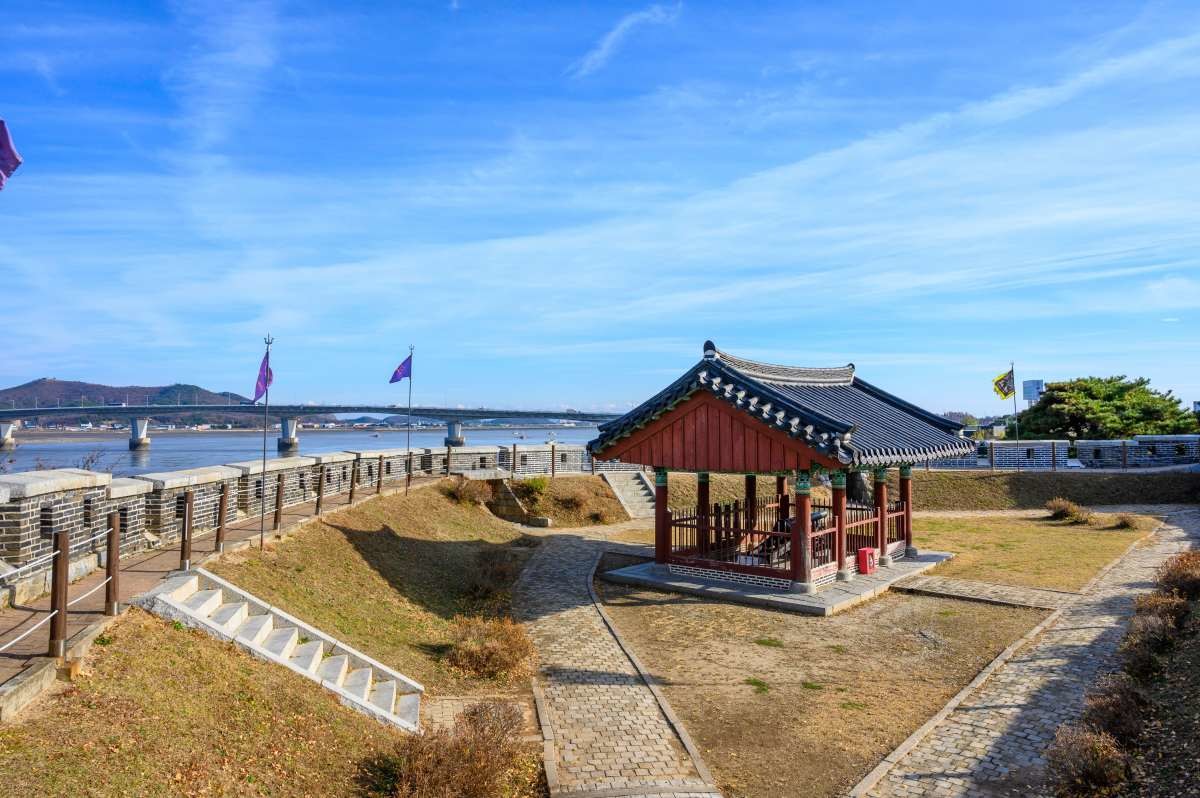 수원화성. / Photo Atrium-shutterstock.com