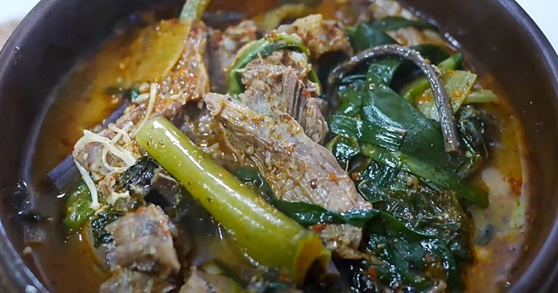 흑염소탕 / 유튜브 '밥상차려주는남자'