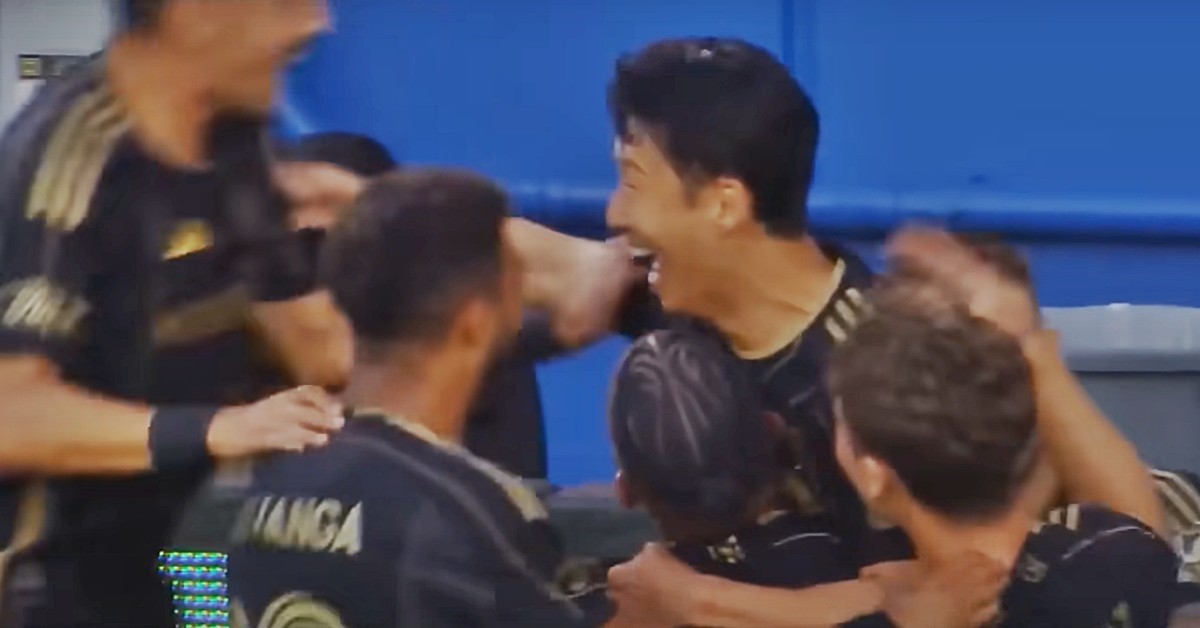 미국 메이저리그사커(MLS)에서 데뷔골을 터뜨린 손흥민(로스앤젤레스FC)이 동료들과 기뻐하고 있다. / 유튜브 'MBC뉴스'