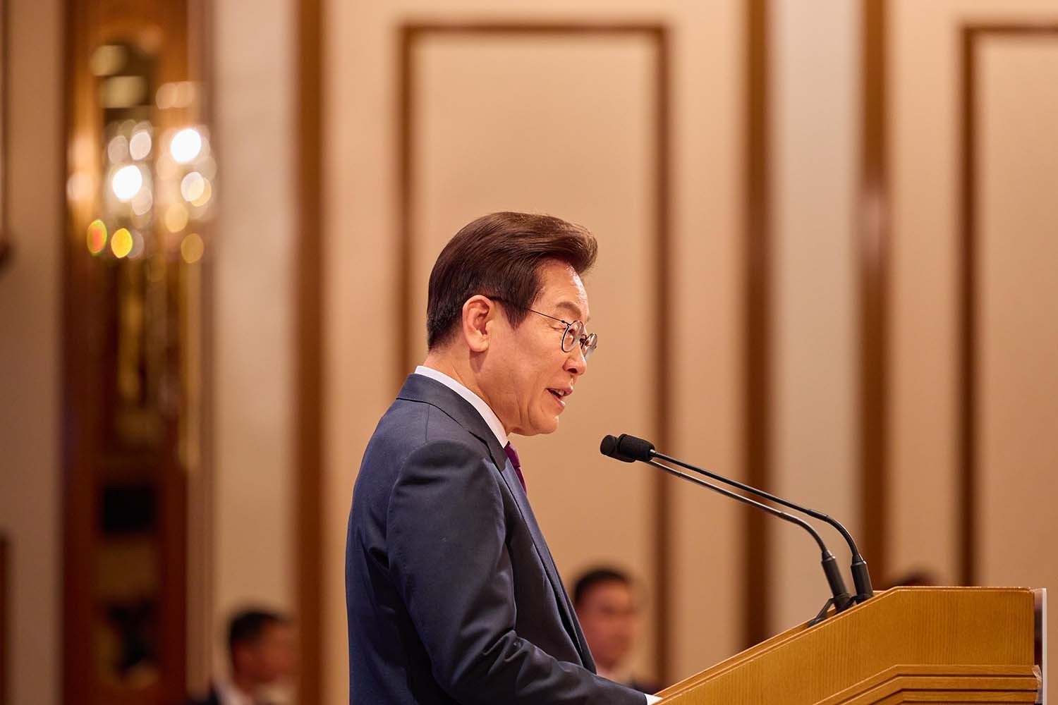 한일 정상회담을 위해 일본을 방문중인 이재명 대통령이 23일(현지시간) 일본 도쿄의 한 호텔에서 열린 재일동포 오찬 간담회에서 발언을 하고 있다. / 이재명 대통령 SNS
