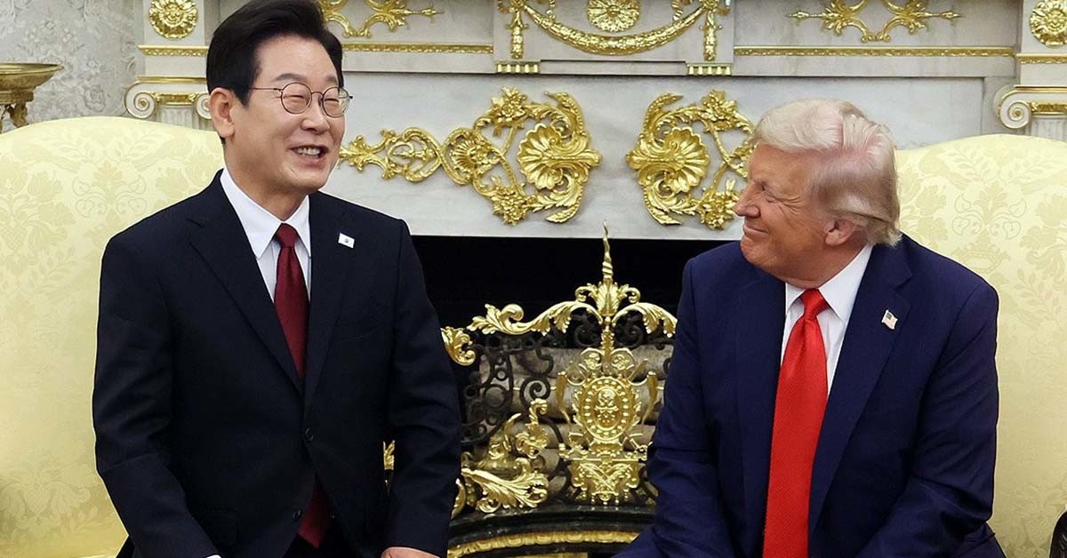 이재명 대통령과 도널드 트럼프 미국 대통령이 25일(현지시간) 미국 워싱턴DC 백악관에서 정상회담을 하고 있다. / 연합뉴스