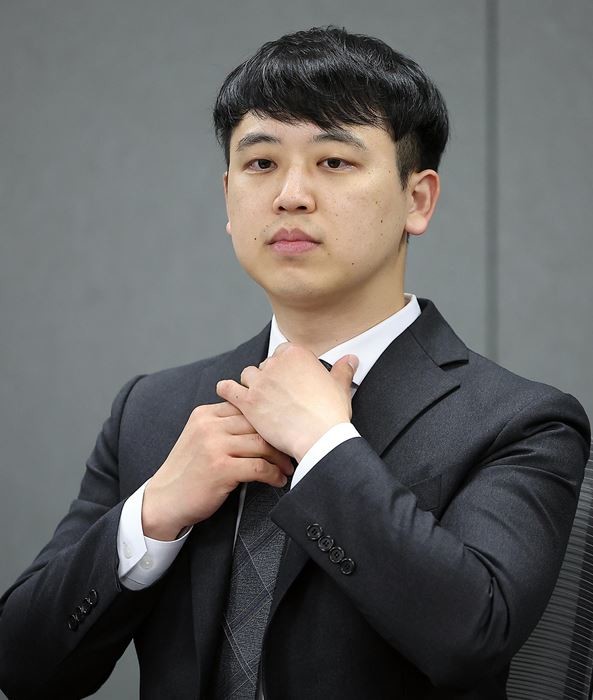 한성존 대한전공의협의회 비상대책위원장이 21일 오후 서울 중구 서울역 T타워에서 열린 수련협의체 제4차 회의에 참석하고 있다. / 뉴스1
