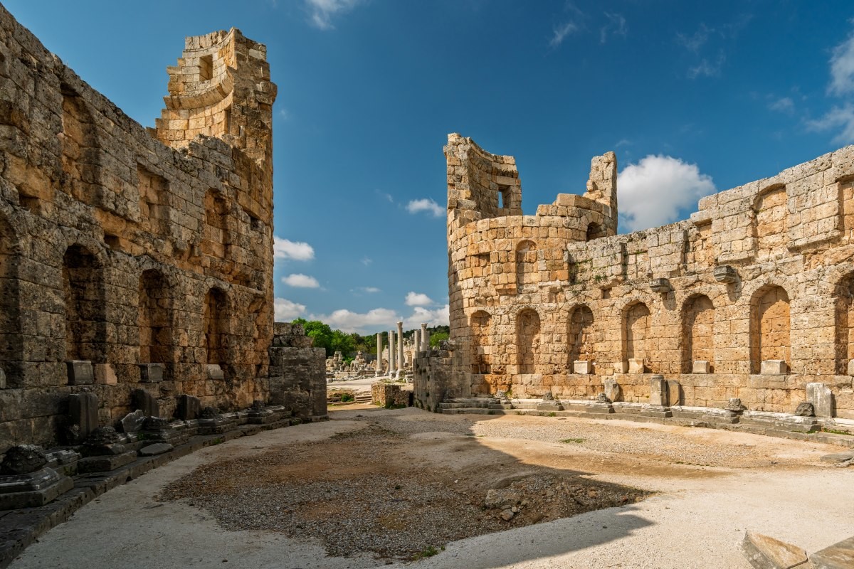 페르게 헬리니즘 성문. / Yalcin Sonat-shutterstock.com