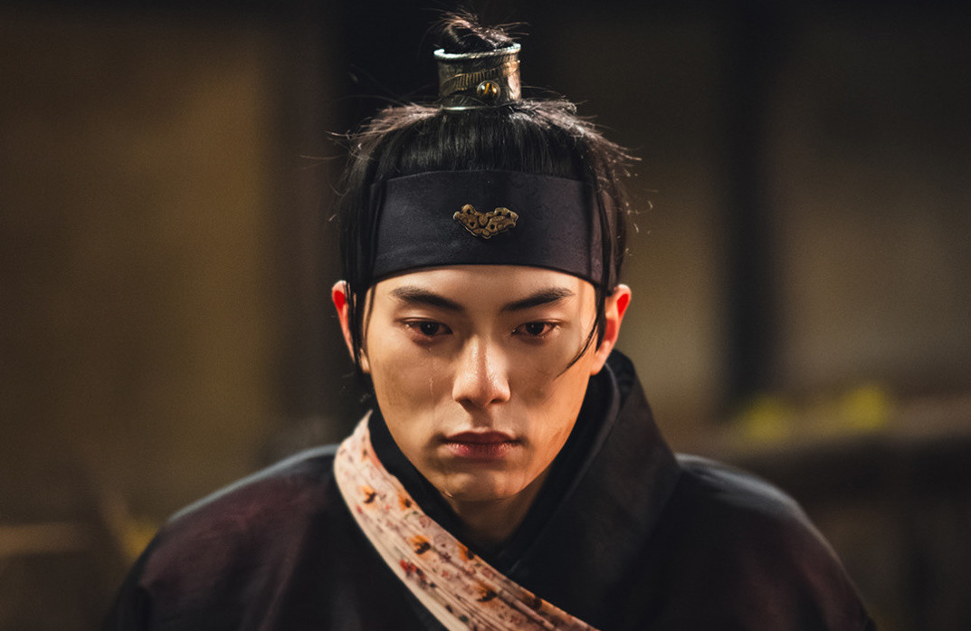 폭군 이헌 역을 연기한 배우 이채민 / tvN