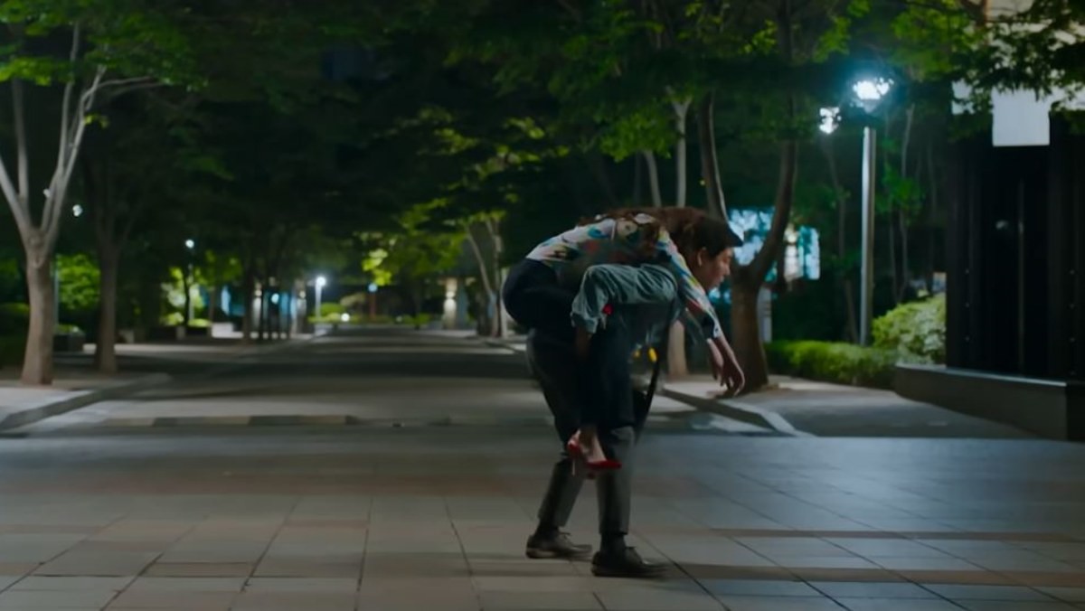 영화 '악마가 이사왔다' 메인 예고편 중 일부. / 유튜브 'CJ ENM Movie'