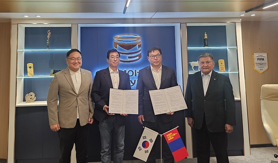 왼쪽부터 고양산업진흥원(한동균 원장), 고양도시관리공사(강승필 사장), 몽골축구협회(아난드바자르 초그트-오치르 협회장), 몽골 앰배서더즈 클럽(게렐 도르지팔람 회장)
