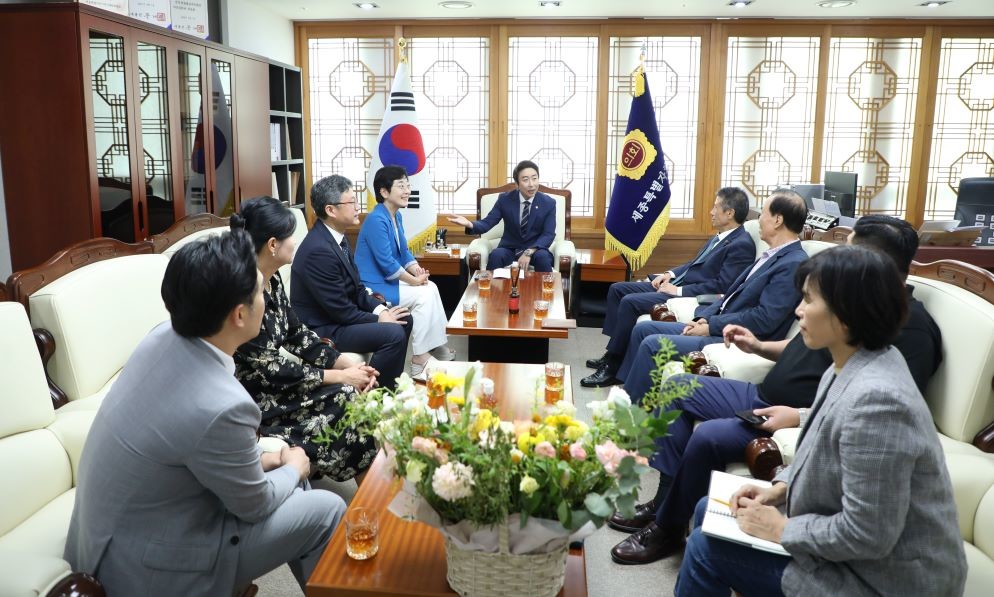세종시테니스협회장과 간담회 / 세종시의회
