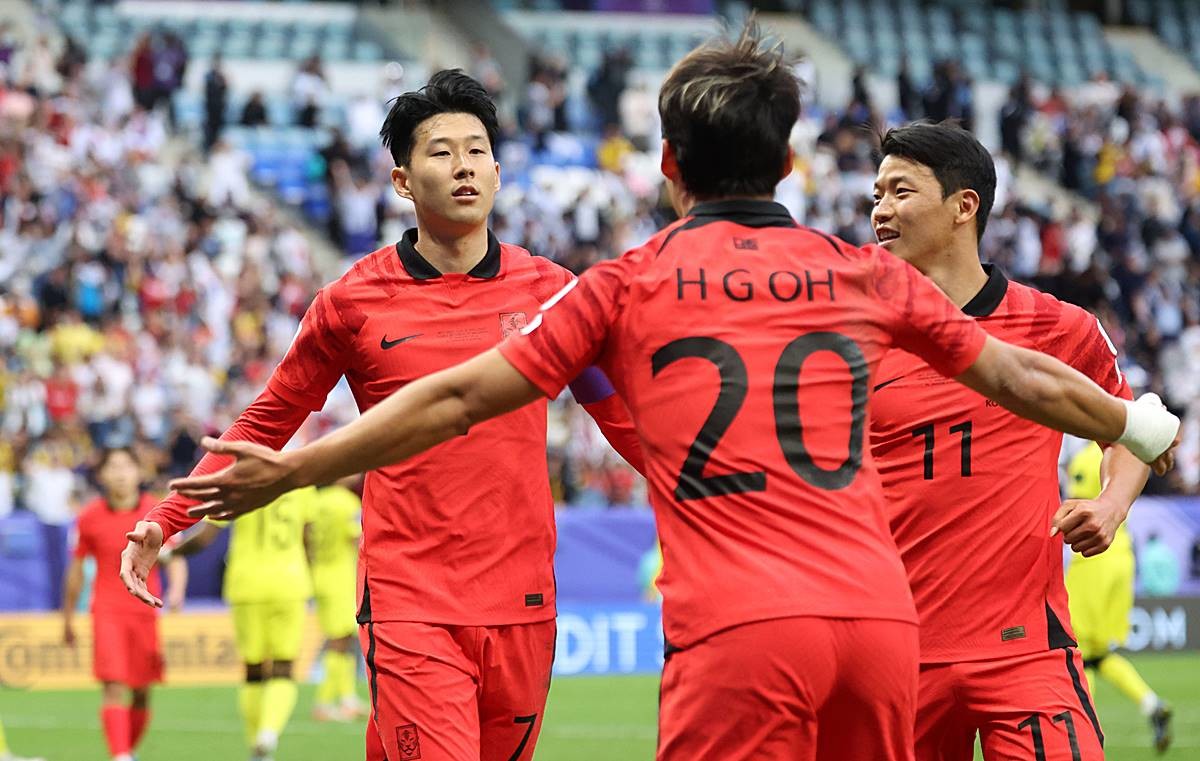 대한민국 축구대표팀 손흥민과 오현규, 황희찬 / 뉴스1