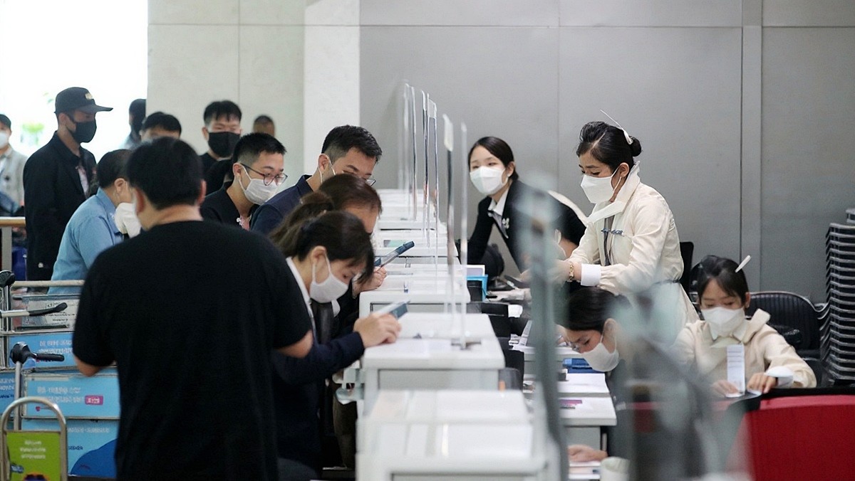 AI로 생성한 공항 출국장 이미지