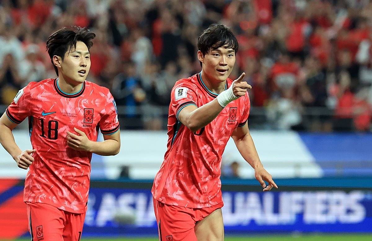 지난 6월 10일 오후 서울 마포구 상암동 서울월드컵경기장에서 열린 2026 국제축구연맹(FIFA) 북중미 월드컵 아시아 3차 예선 B조 10차전 대한민국과 쿠웨이트의 경기, 대한민국 오현규가 후반 팀의 세 번째 골을 넣은 뒤 환호하고 있다 / 뉴스1