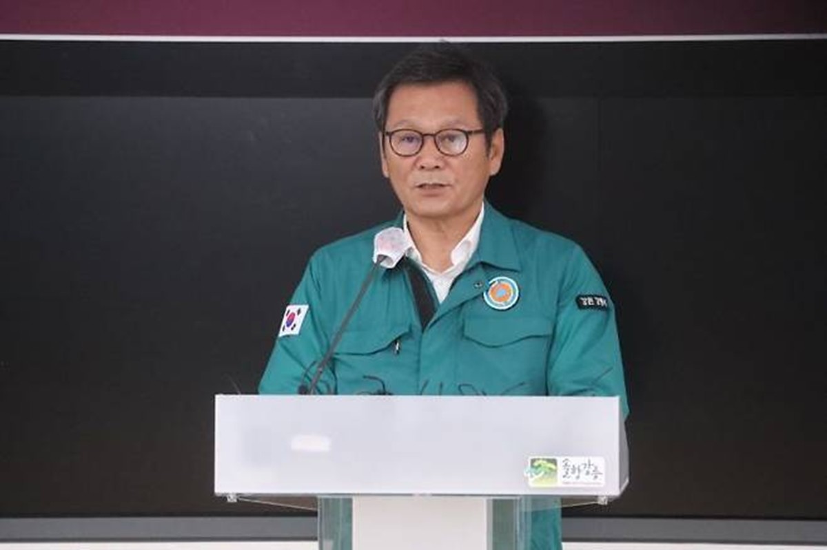 1일 강원 강릉시청 재난상황실에서 김홍규 강릉시장이 가뭄 대응 대책을 발표하고 있다. / 연합뉴스