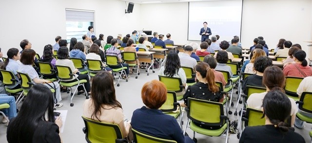 순천시는 지난 1일 혁신농업인센터에서 고독사 예방 및 복지안전망 강화를 위한 민·관 합동 간담회를 개최했다