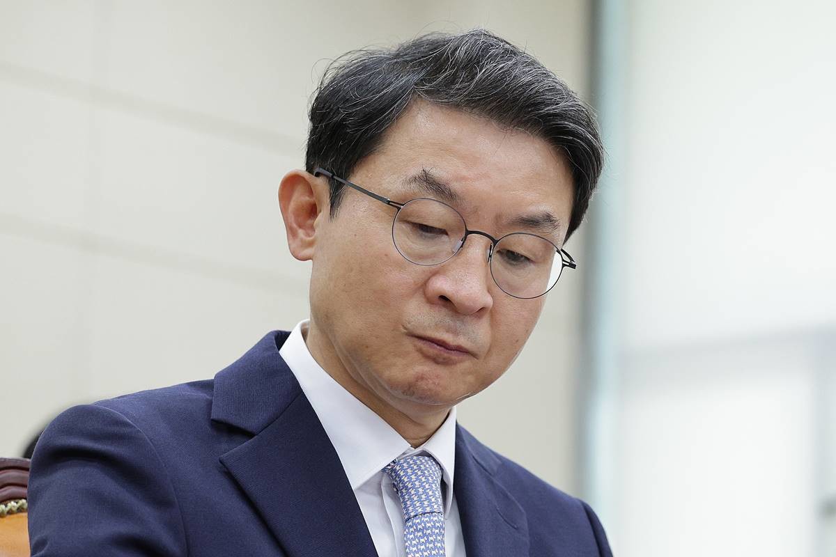 이억원 금융위원장 후보자가 지난 2일 오전 서울 여의도 국회 정무위원회에서 열린 인사청문회에 자리하고 있다 / 뉴스1
