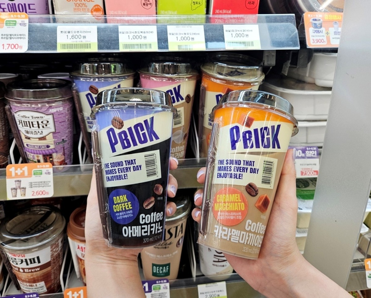 CU는 신규 마스터 자체브랜드(PB) ‘피빅(PBICK)’ 라인업을 확장해 컵커피 3종을 출시했다고 3일 밝혔다. / CU 제공