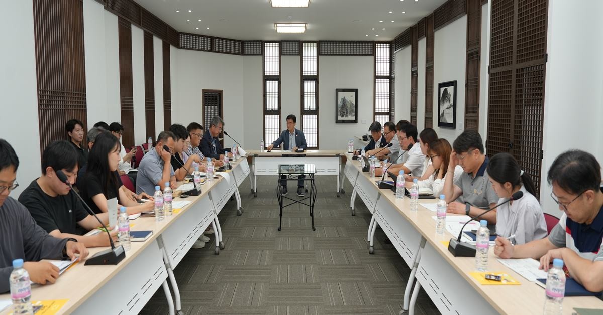 김일곤 경영개발본부장 주재 APEC 관련사업 중간점검 2차 회의 모습/공사