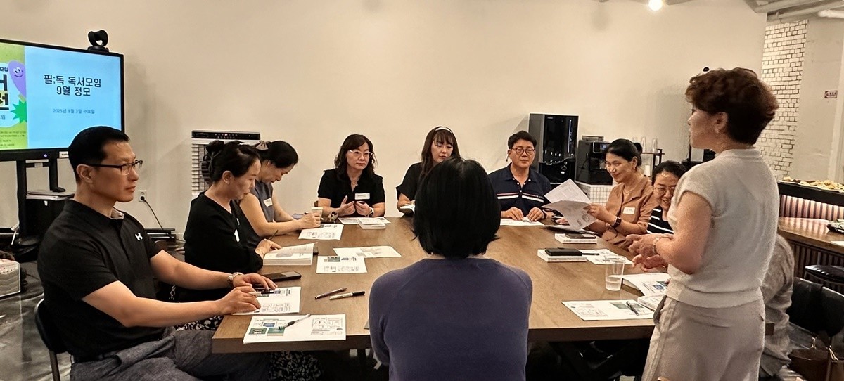 (주)지홍선커뮤니케이션즈 지홍선 대표가 특강을 하고 있다.