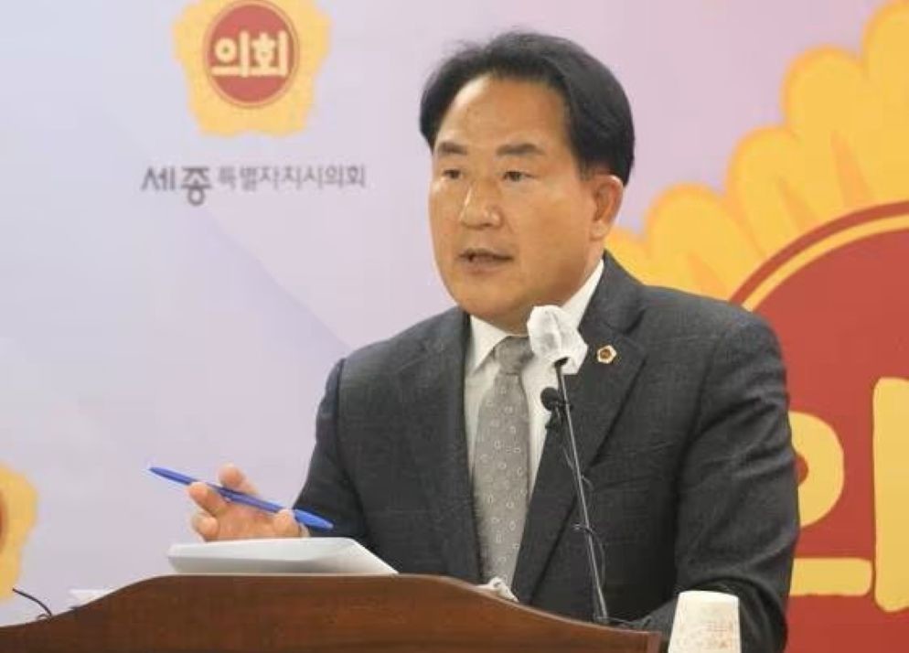 ‘성추행 실형’ 받은 상병헌 세종시의원, 민주당 윤리심판원 제명…의원직 박탈 초읽기 / 뉴스1